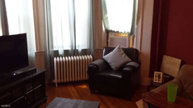 Main picture of 39 Glenville Ave