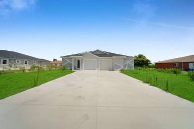 Main picture of 747/749 ALABAMA RD S LEHIGH ACRES FL 33974