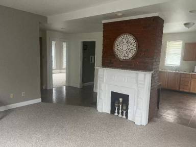 Main picture of 387 E State St