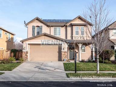 Main picture of 2453 Kinsella Way
