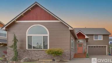 Main picture of 4250 SW Battaglia Pl