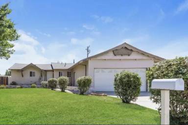 Main picture of 2815 Saint Elmo Dr