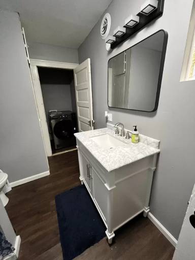 Main picture of 124 E Veterans St