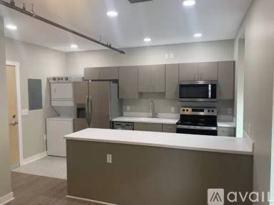 Main picture of 107 W Center St