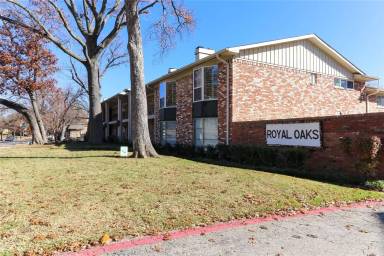 Main picture of 7826 Royal Ln