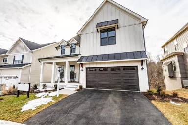 Main picture of 402 Bishopgate Ln