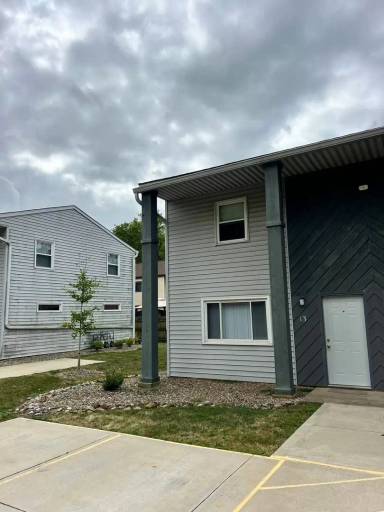 Main picture of 240 Collier Dr