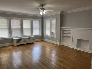 Main picture of 6422 N Francisco Ave