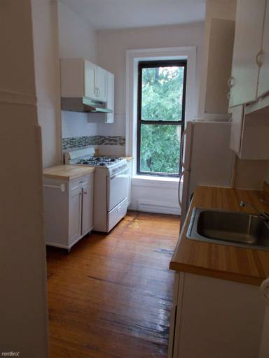 Main picture of 806 Washington Ave