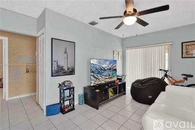 Main picture of 935 SW 12th Ave