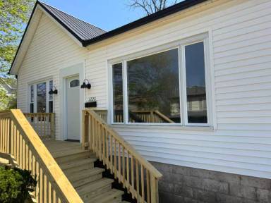 Main picture of 1226 Gomber Ave