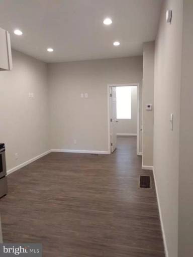 Main picture of 117 E Lehigh Ave