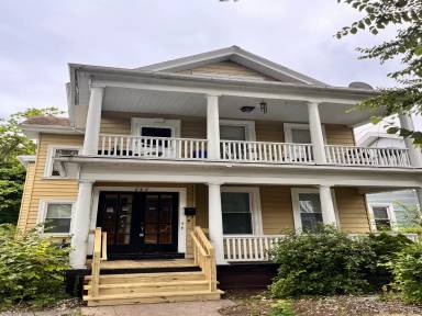 Main picture of 642 Elm St