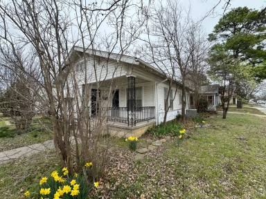 Main picture of 402 D St NW