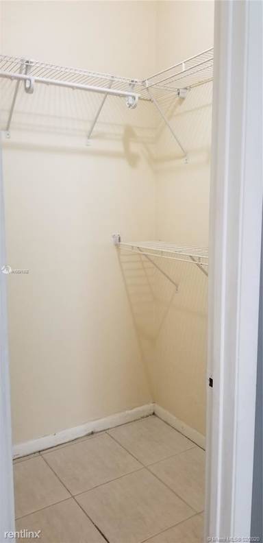Main picture of 6943 SW 40th St