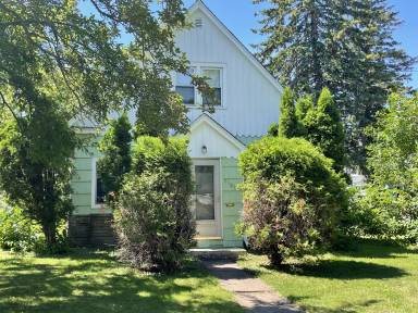 Main picture of 1127 Baxter Ave