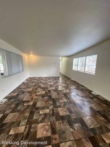 Main picture of 19930 Rhododendron Dr E