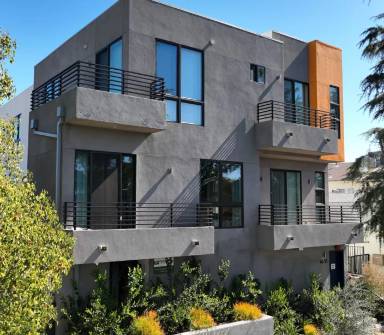 Main picture of 6656 Balboa Blvd