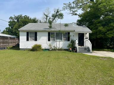Main picture of 4527 Cambridge Rd