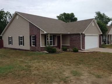 Main picture of 113 W Fairlane Ct
