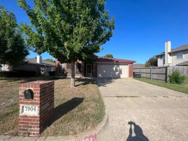 Main picture of 7904 Fox Chase Dr