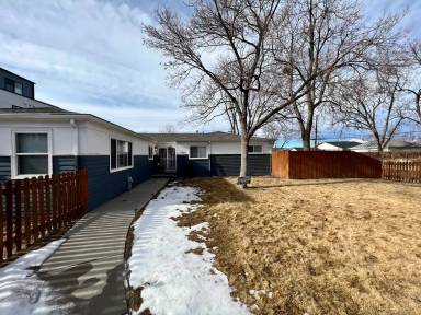 Main picture of 3003 S Fox St