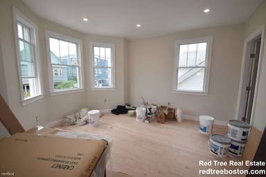 Main picture of 44 Waverly St