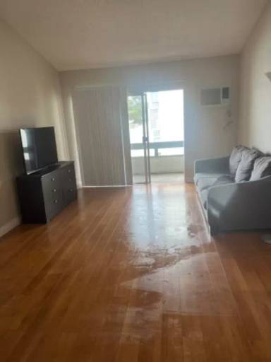 Main picture of 21800 Schoenborn St