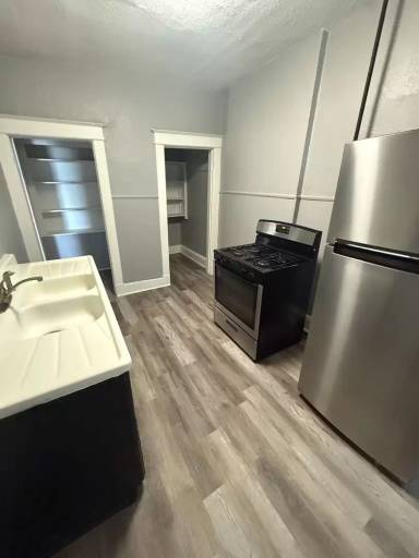 Main picture of 4130 Warwick Blvd