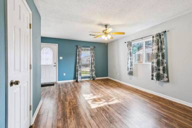 Main picture of 41 Furman Cir