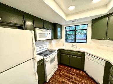 Main picture of 501 Wayland Ct