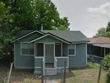 Main picture of 2172 Woodside St