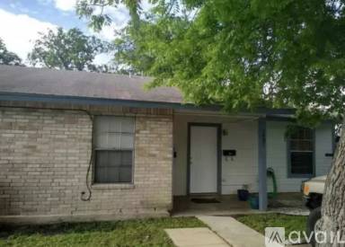 Main picture of 1811 Fresno