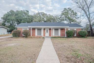 Main picture of 4361 Montclair Cir E