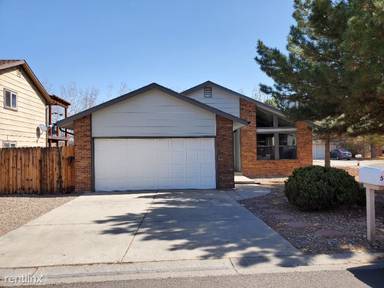Main picture of 596 Creekside Ct