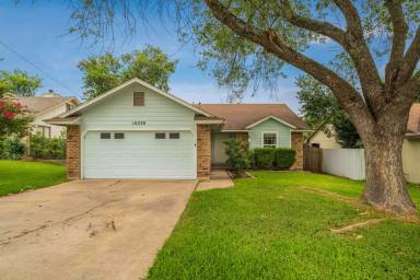Main picture of 16336 Edgemere Dr