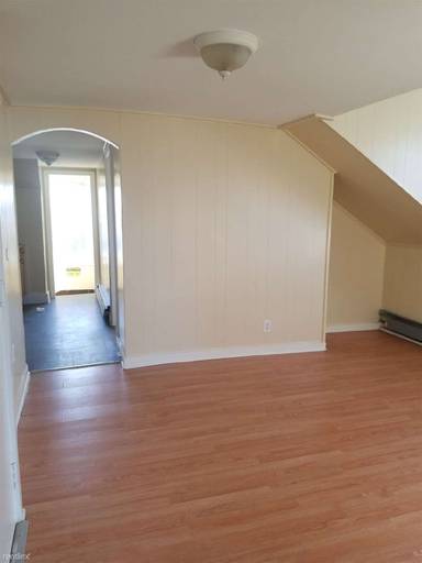 Main picture of 128 Carlisle St