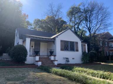 Main picture of 1704 Boulevard St