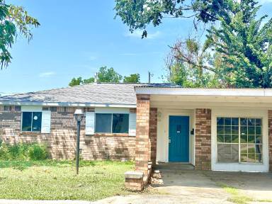 Main picture of 2208 N Pottenger Ave