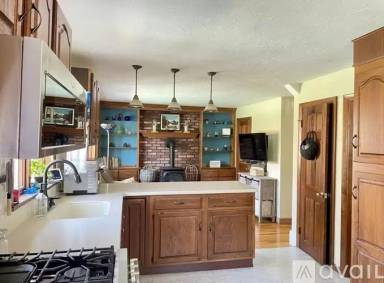 Main picture of 75 Lakewood Rd