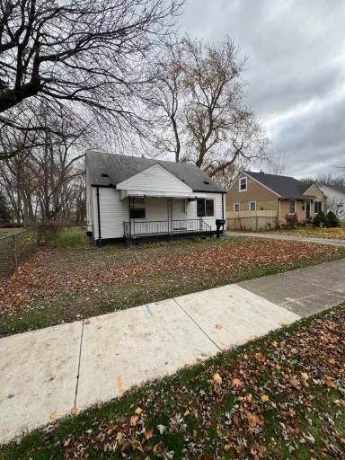 Main picture of 23556 Lawson Ave