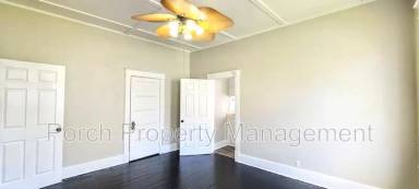 Main picture of 200 W Belmont St