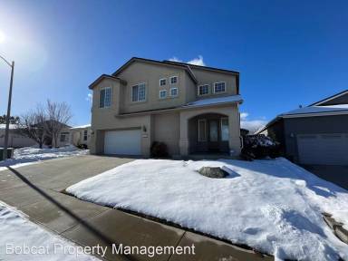Main picture of 844 Ridgefield Dr