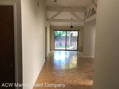 Main picture of 985 Channing Ave
