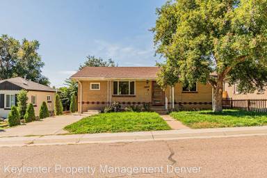 Main picture of 4459 S Fox St