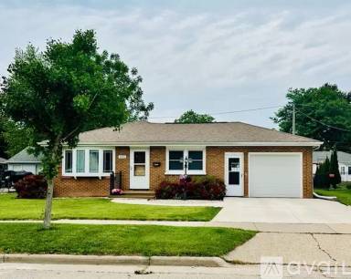 Main picture of 1000 E Marquette St