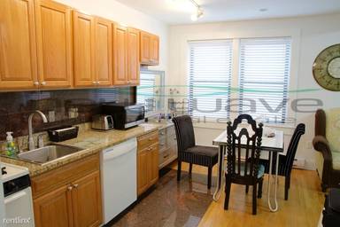 Main picture of 90 Warrenton St