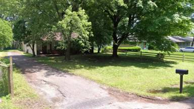 Main picture of 6121 Foxhill St