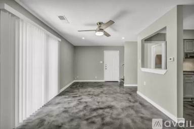 Main picture of 2808 Skyway Cir