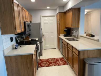 Main picture of 568 Cloverfield Ln